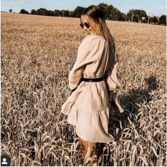 H&M Dresses & Skirts - H&M Beige Blogger Favorite A-Line Dress - S